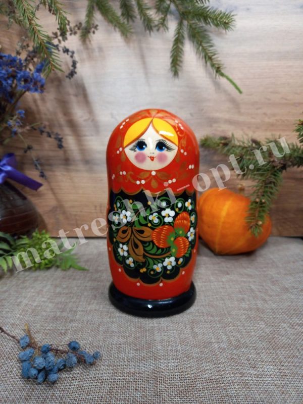 Русская сувенирная матрешка