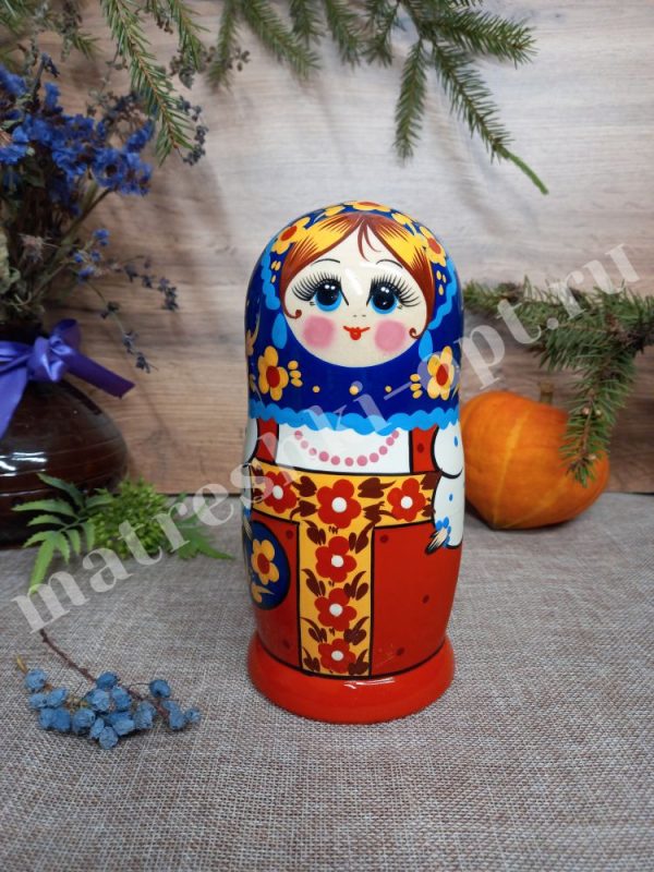 Деревянная расписная матрешка